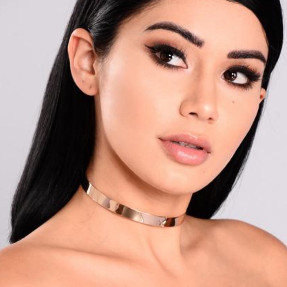 Gold Choker - Picture 1 of 4
